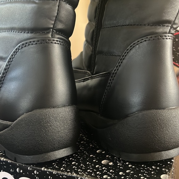 totes Women's  Jennifer Waterproof Snow Boots black Wide Width size 11W - Picture 14 of 17